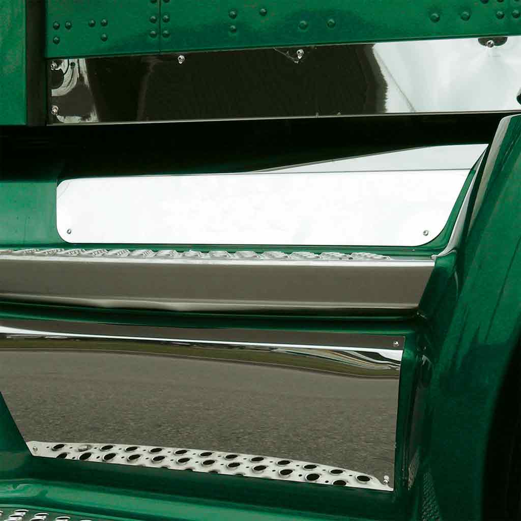 KW. T660 Upper Panel Kick Plates (2011-2017)